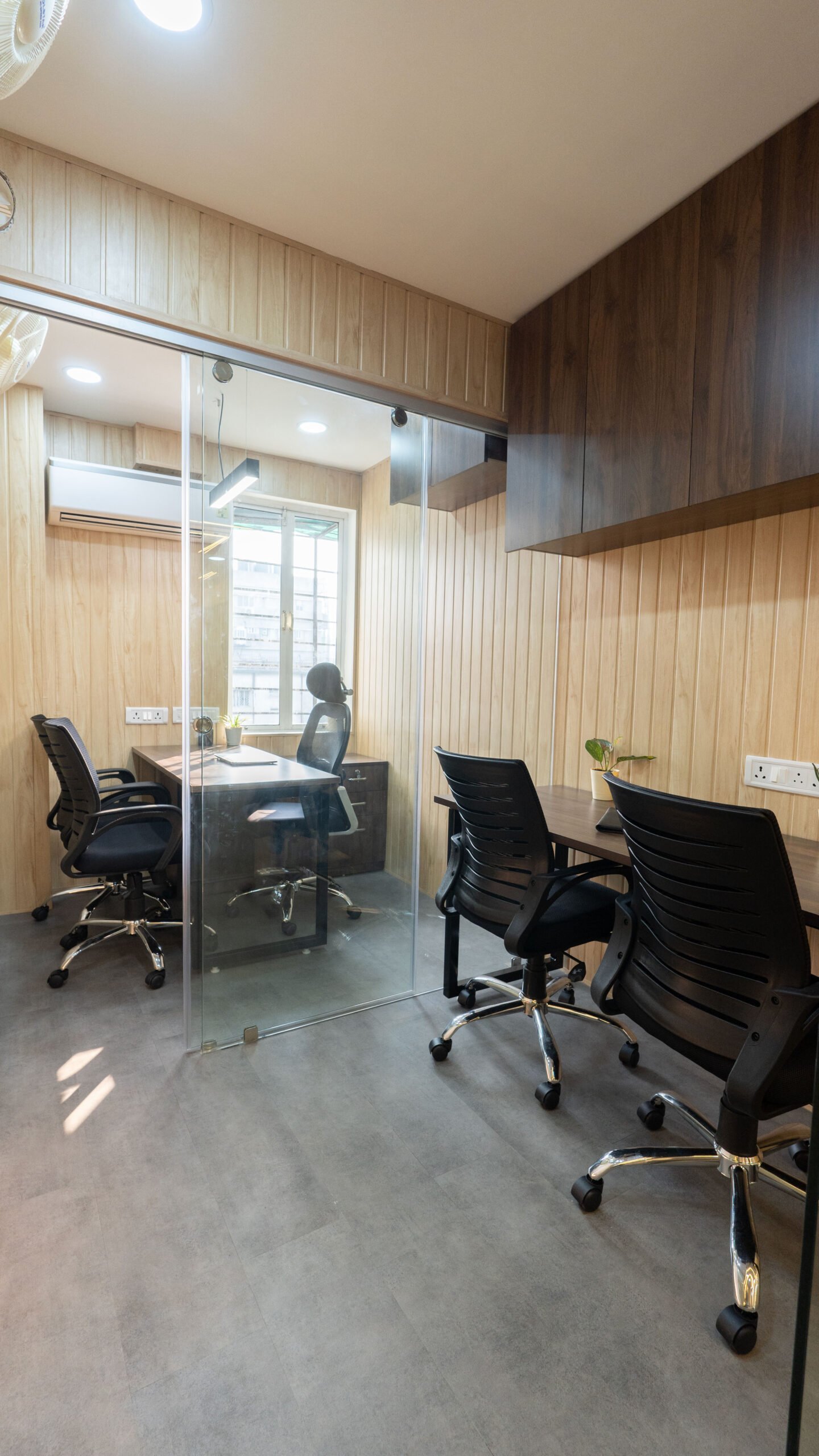 You are currently viewing Small Private Office or Cabin for Rent in Kolkata: Who It Suits and What to Check